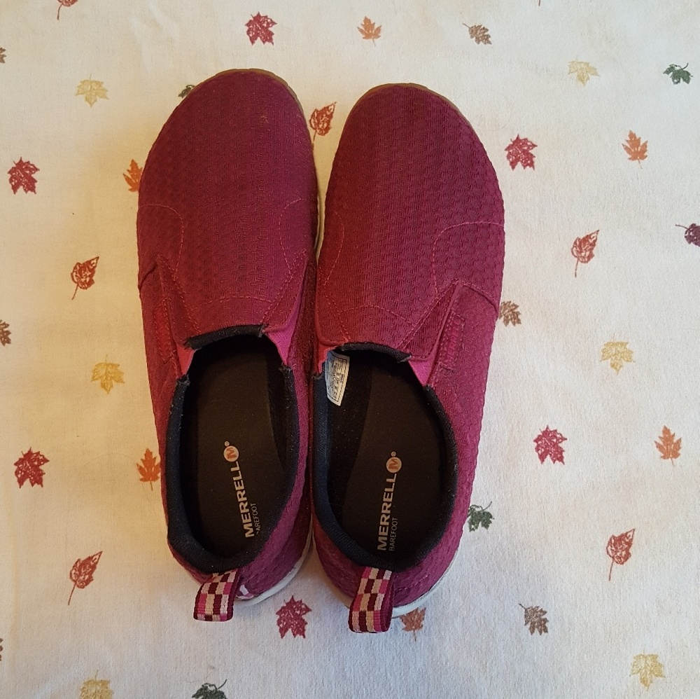 Merrell slip-in shoes, Size 9 1/2, EUC, burgundy